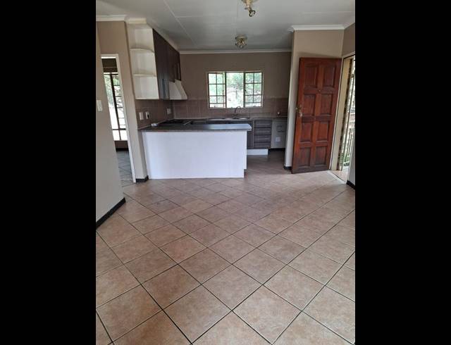 2 BEDROOM TOWNHOUSE FOR SALE IN MOOIKLOOF RIDGE ESTATE